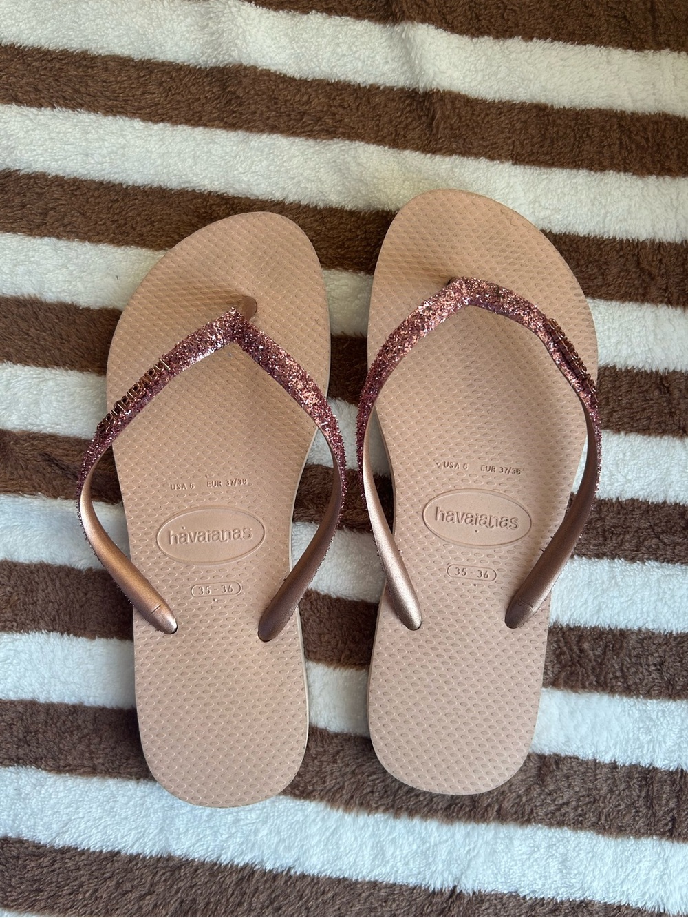 Havaianas Rose Pink Glitter Thong Sandals